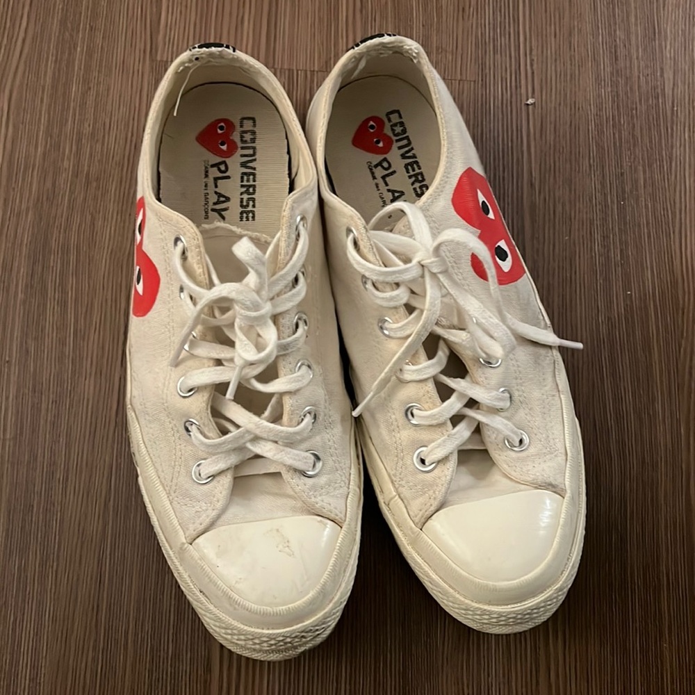 white CDG play converse